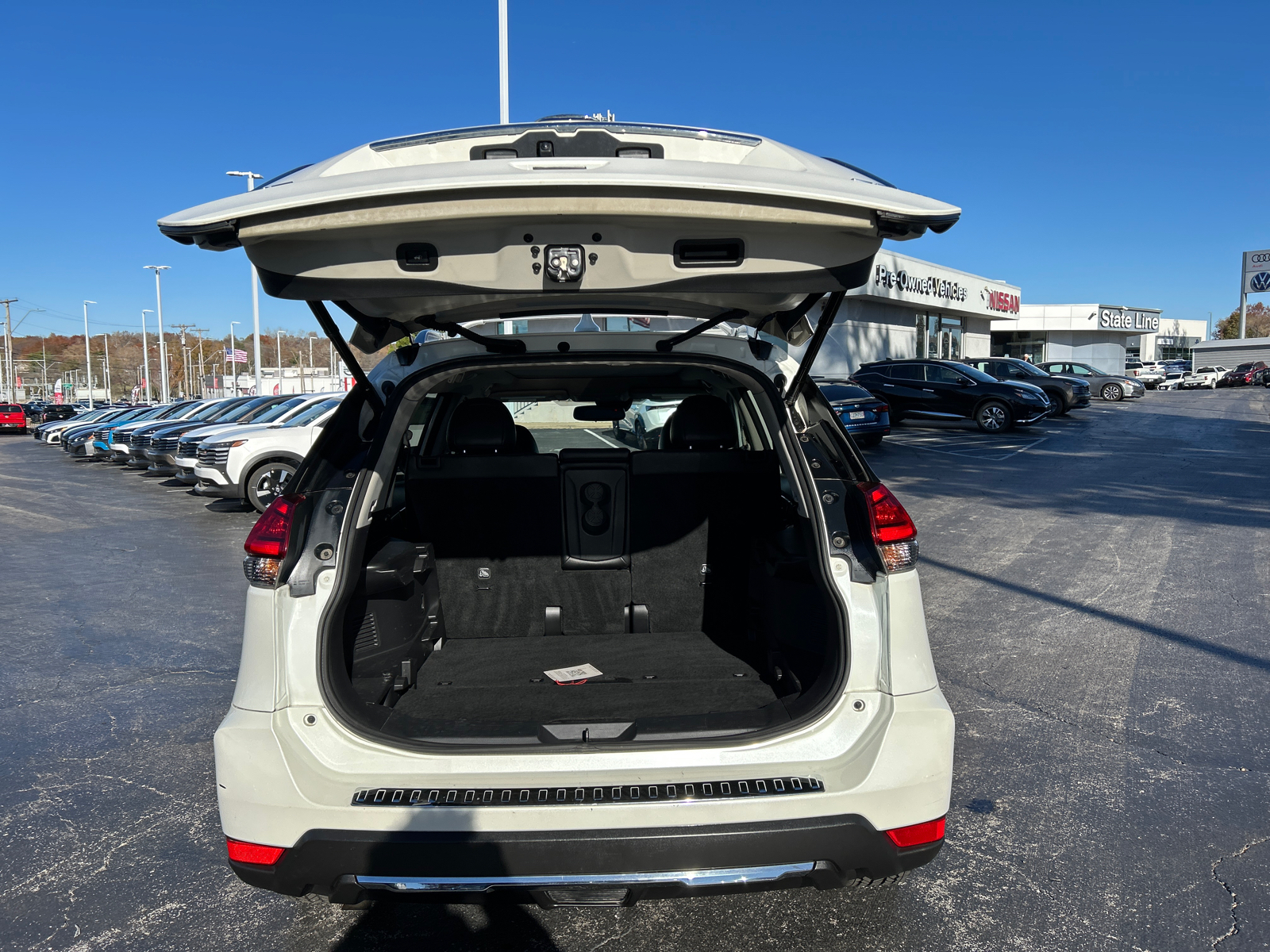 2017 Nissan Rogue SL 9