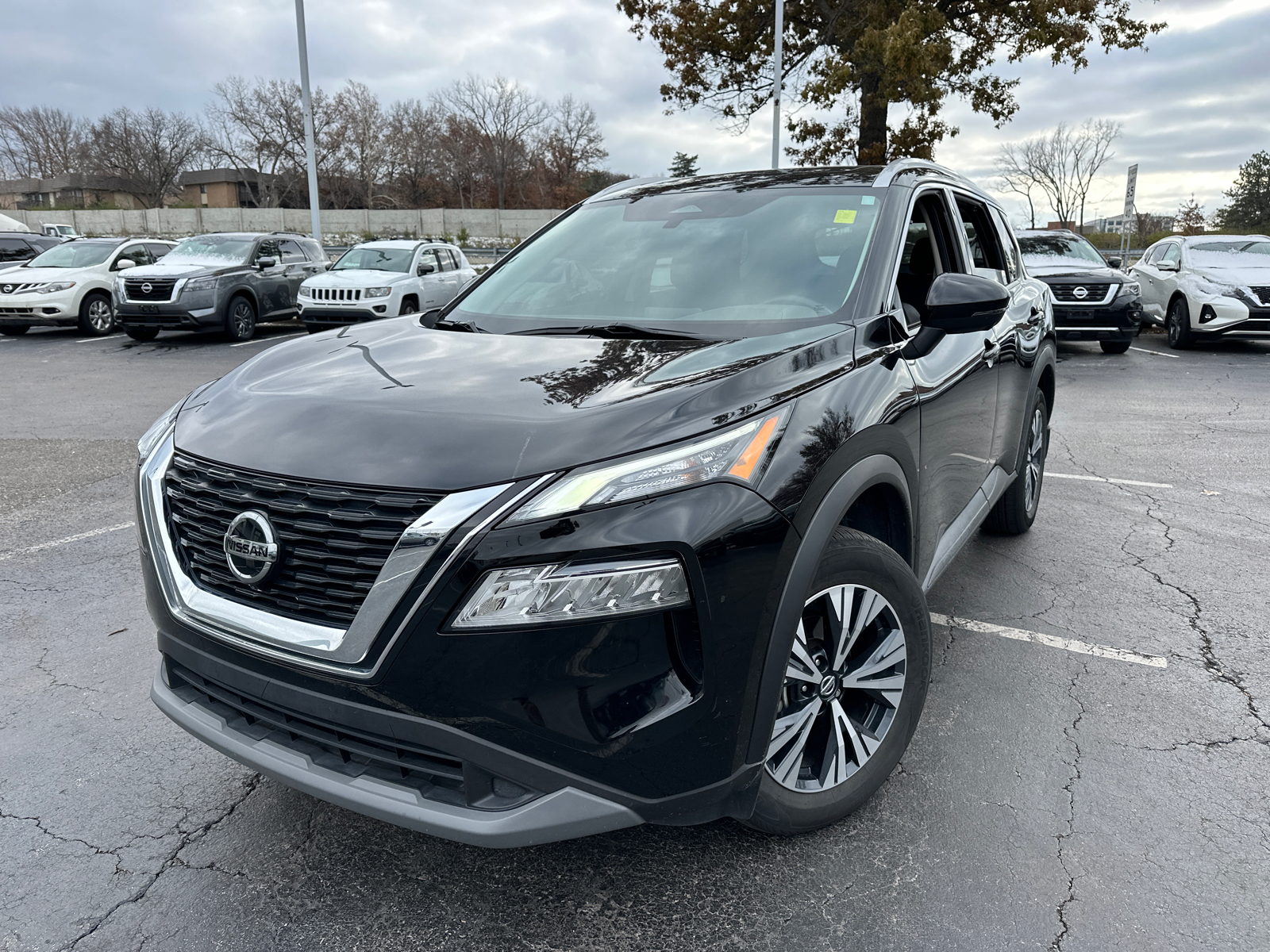 2021 Nissan Rogue SV 3