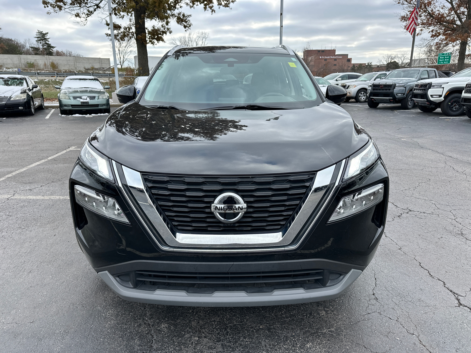 2021 Nissan Rogue SV 4