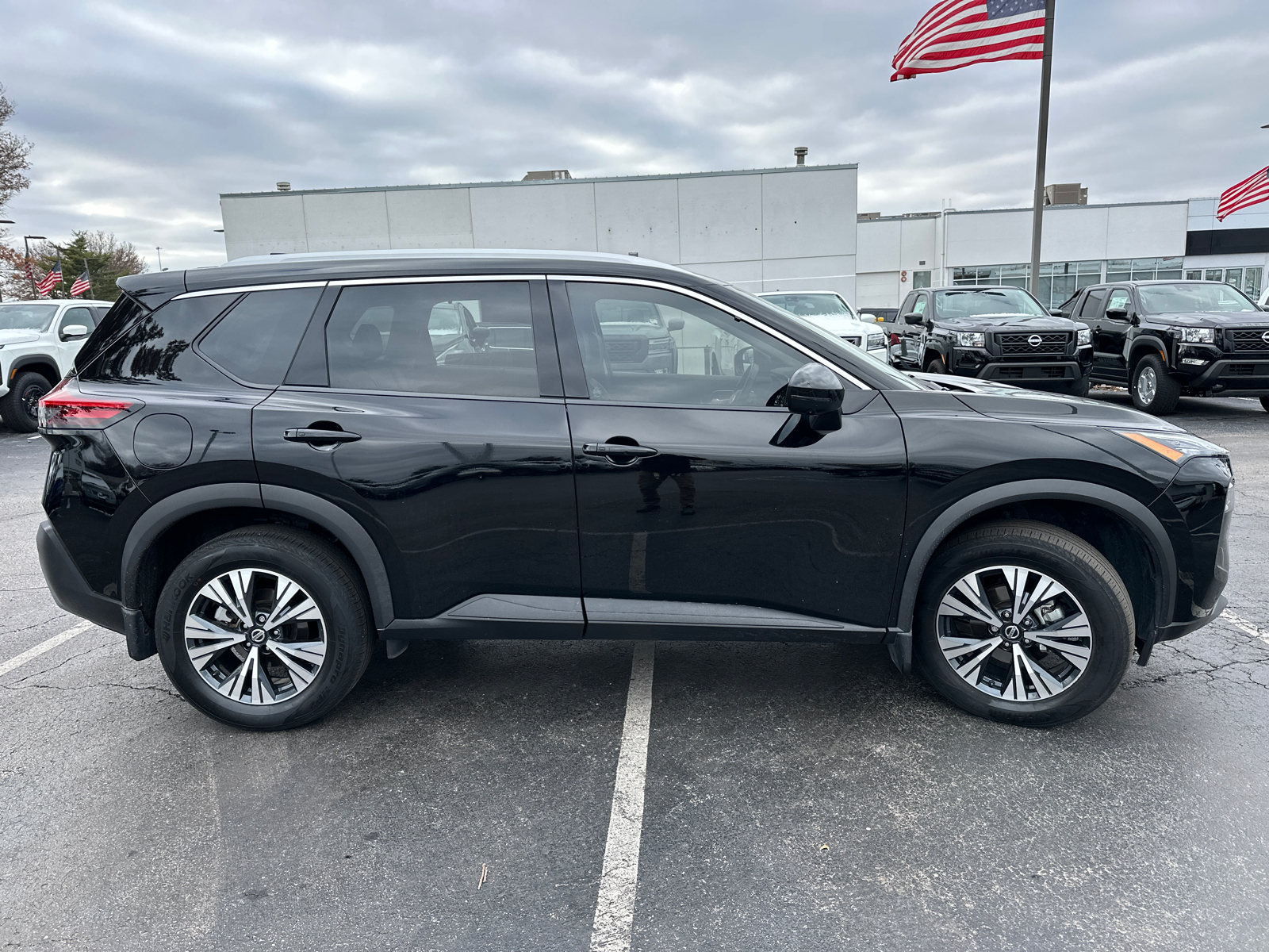 2021 Nissan Rogue SV 6