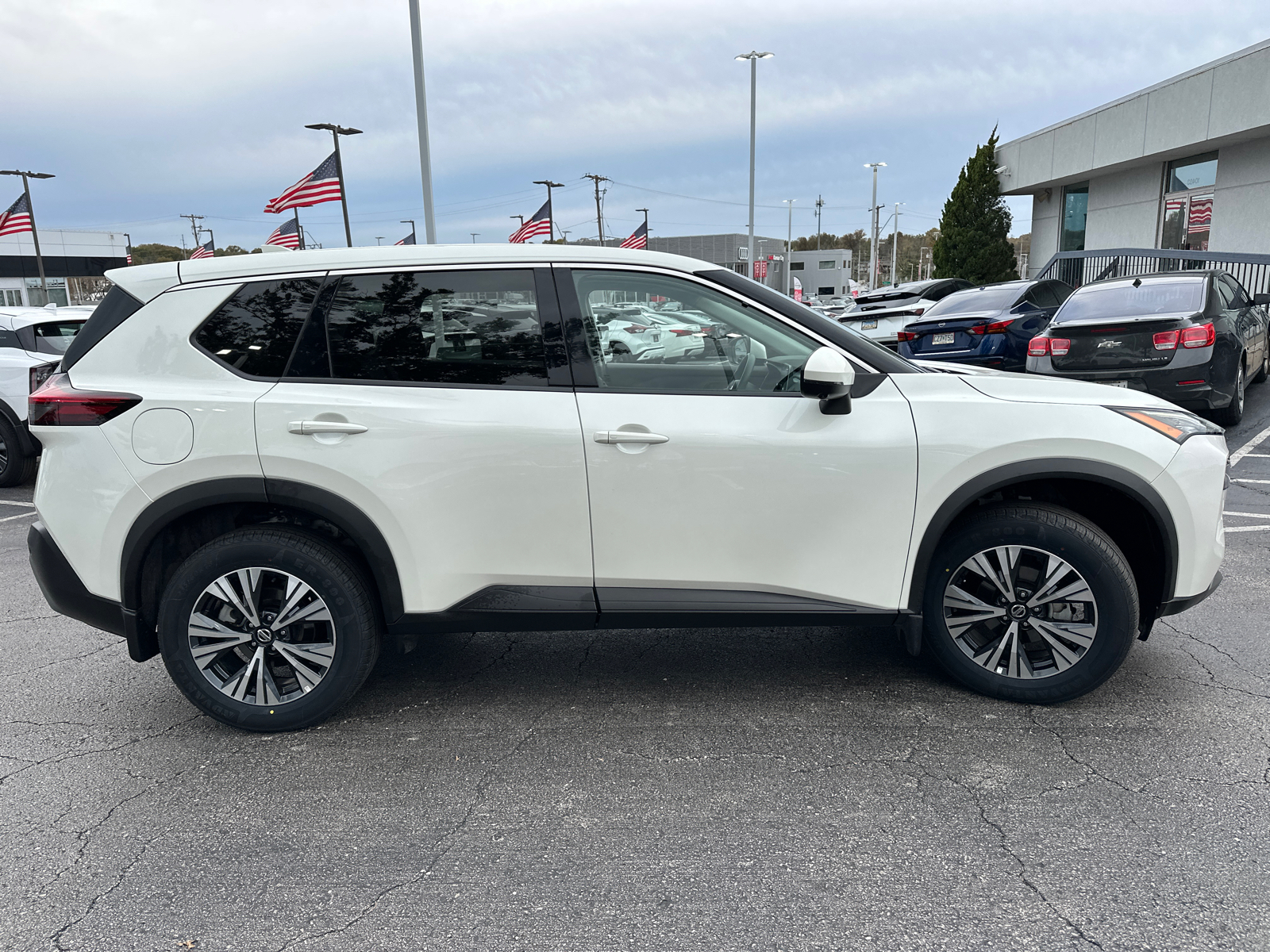 2021 Nissan Rogue SV 5