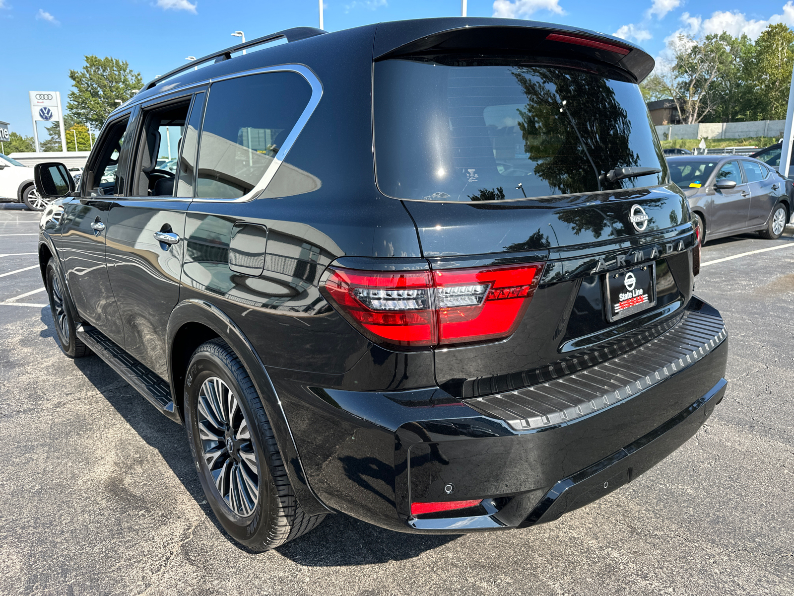 2024 Nissan Armada SL 8