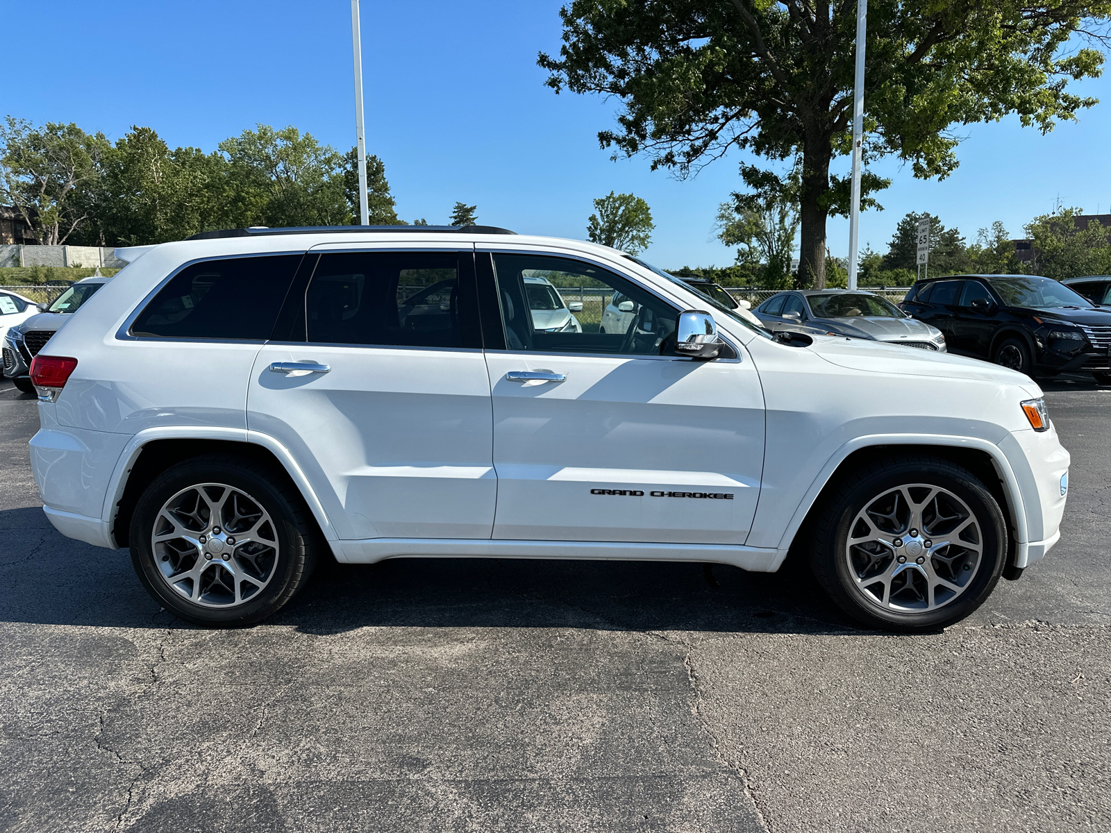 2020 Jeep Grand Cherokee Overland 5