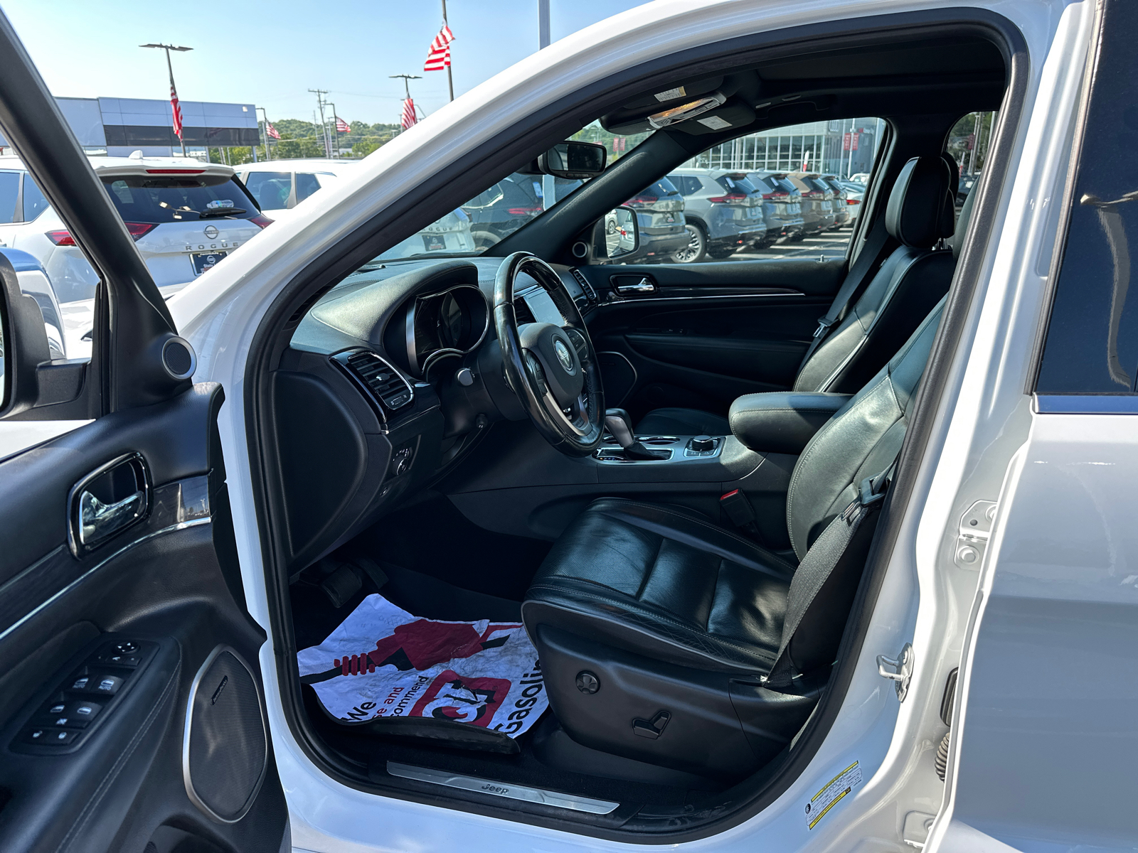 2020 Jeep Grand Cherokee Overland 36