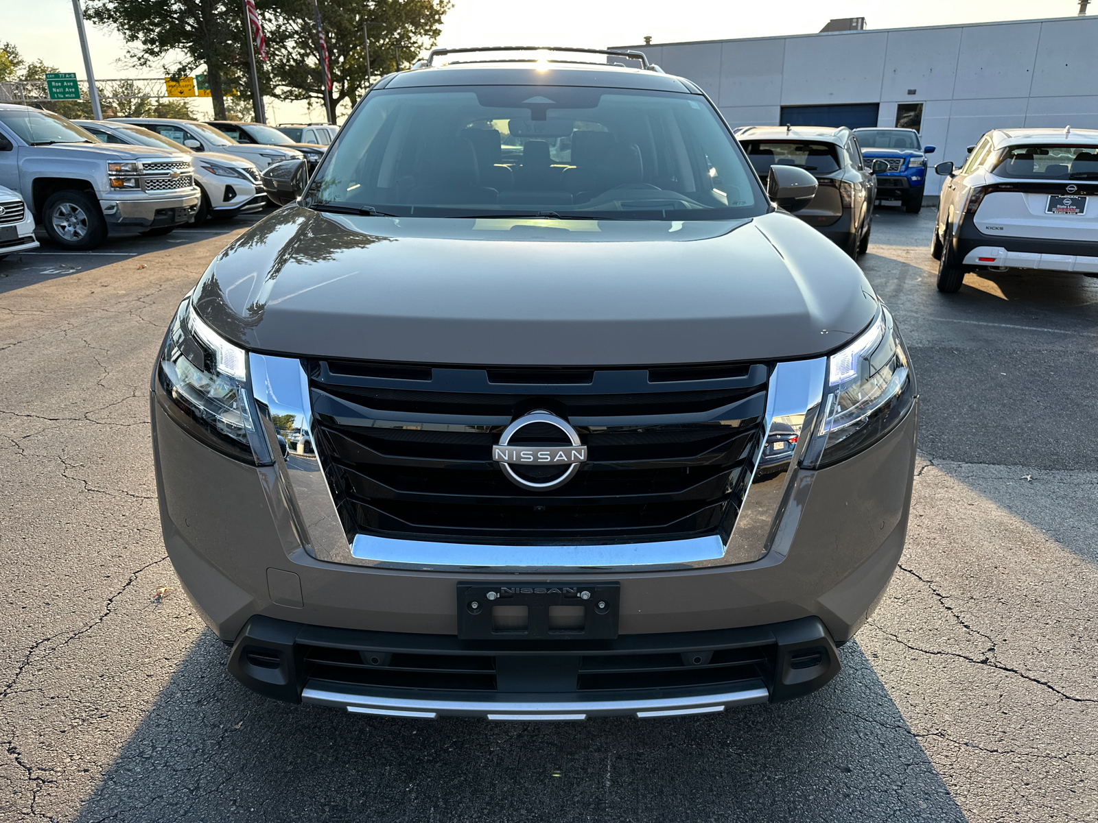 2023 Nissan Pathfinder Platinum 3