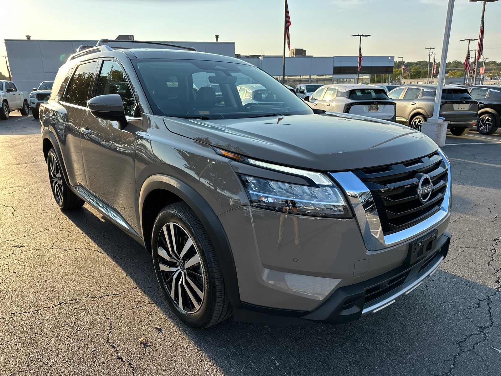 2023 Nissan Pathfinder Platinum 4