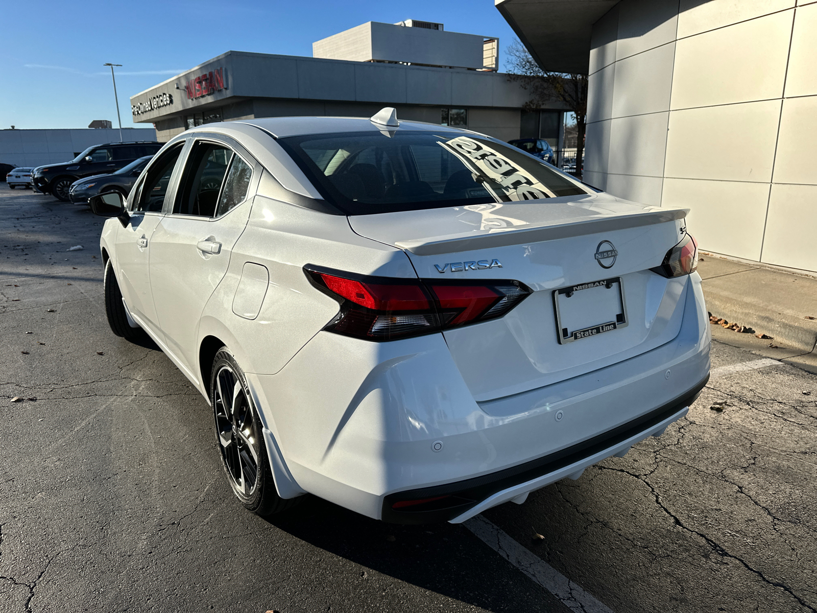 2024 Nissan Versa 1.6 SR 9