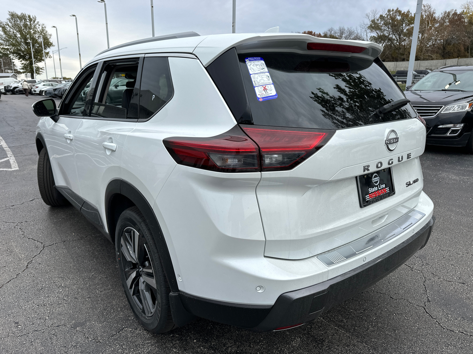 2025 Nissan Rogue SL 8