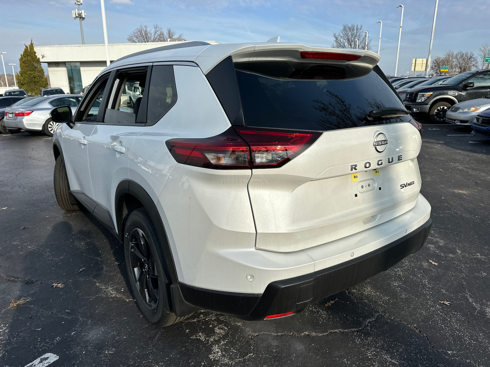 2024 Nissan Rogue SV 9