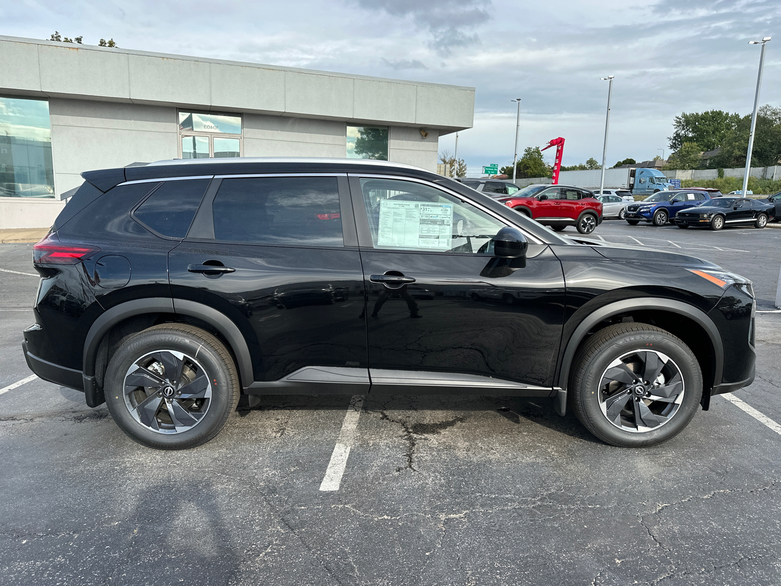 2024 Nissan Rogue SV 5