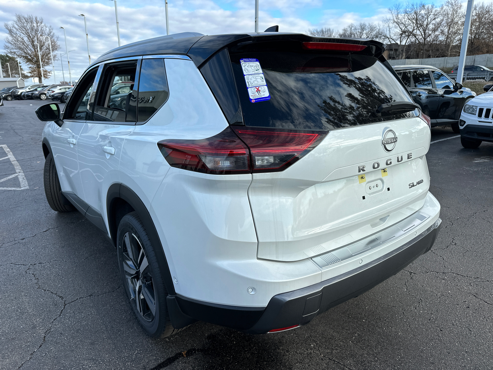 2024 Nissan Rogue SL 9