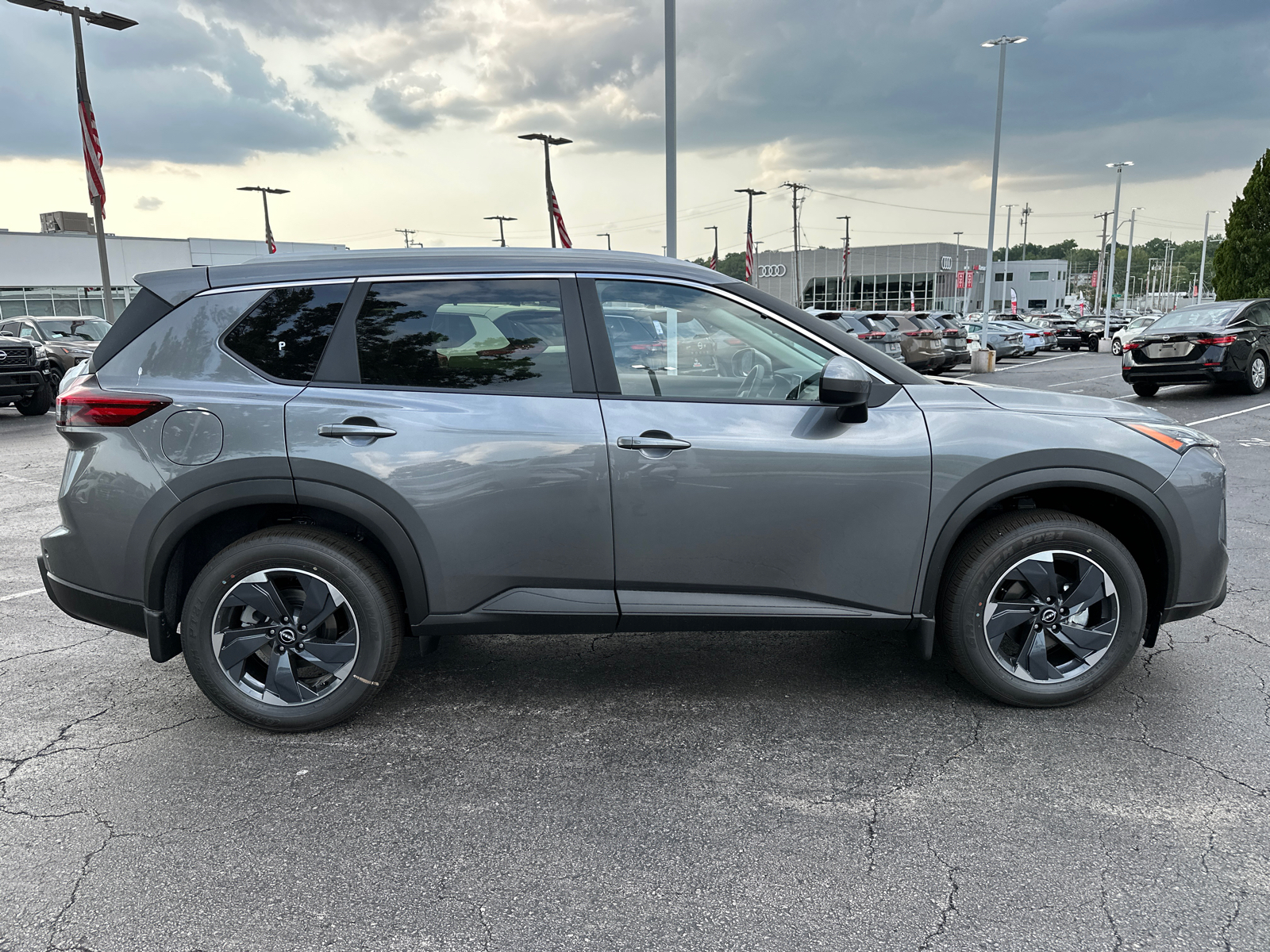 2024 Nissan Rogue SV 5