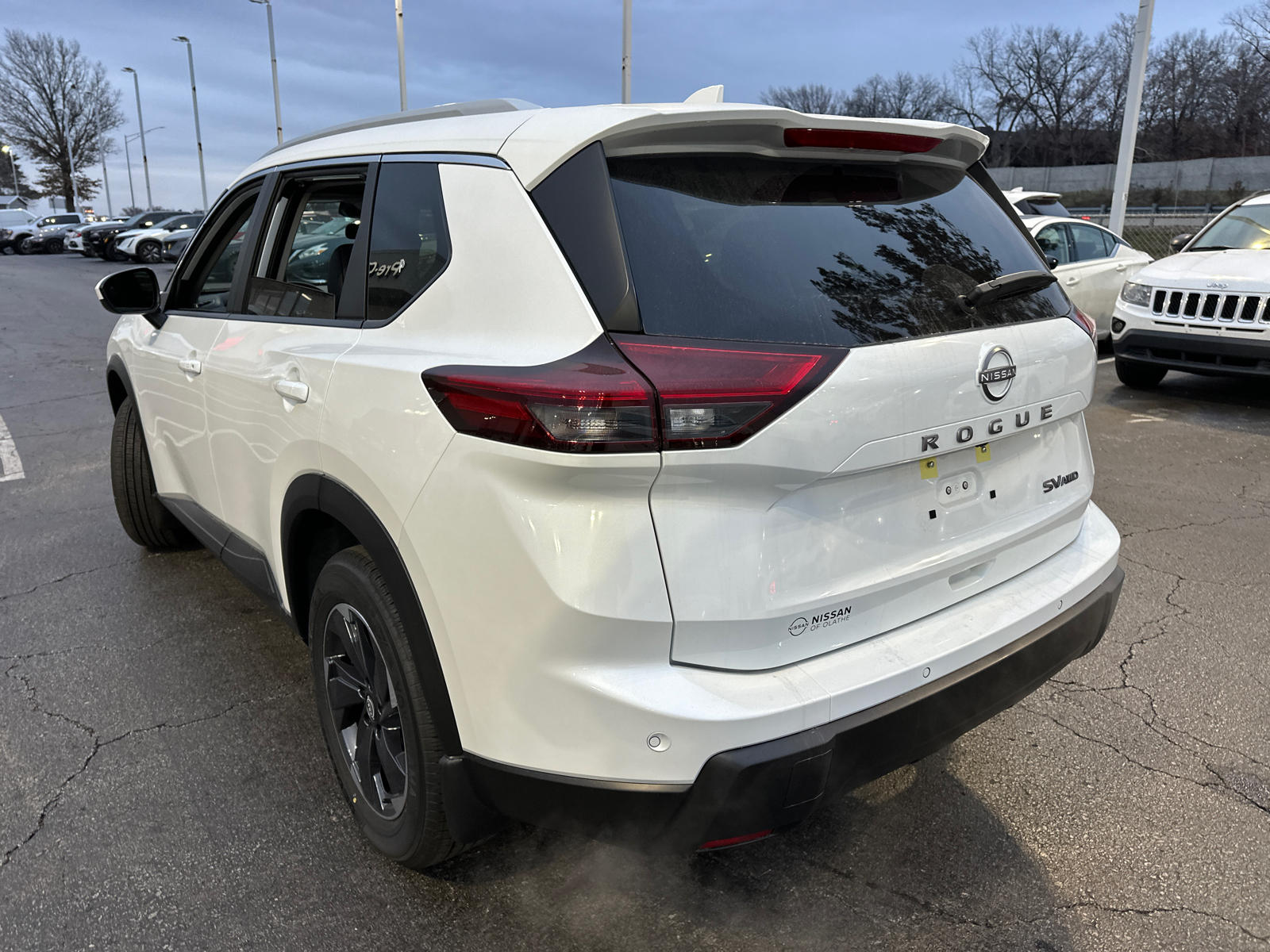 2024 Nissan Rogue SV 9