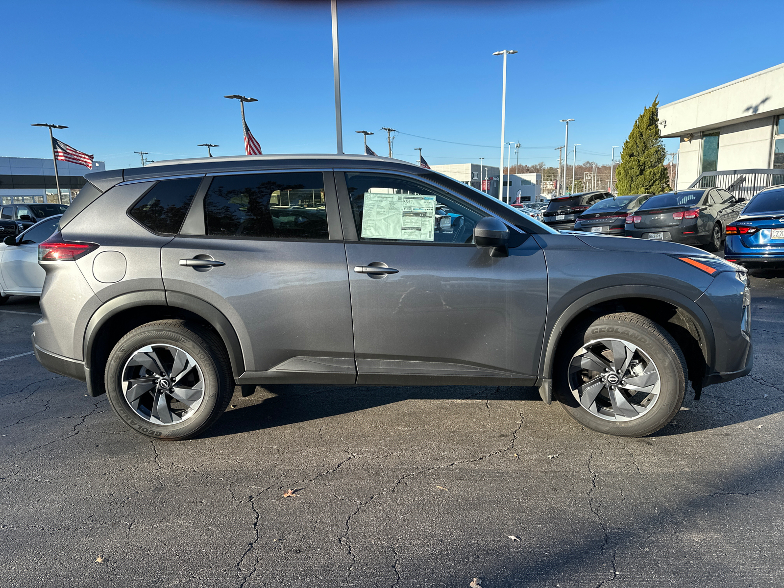 2024 Nissan Rogue SV 6