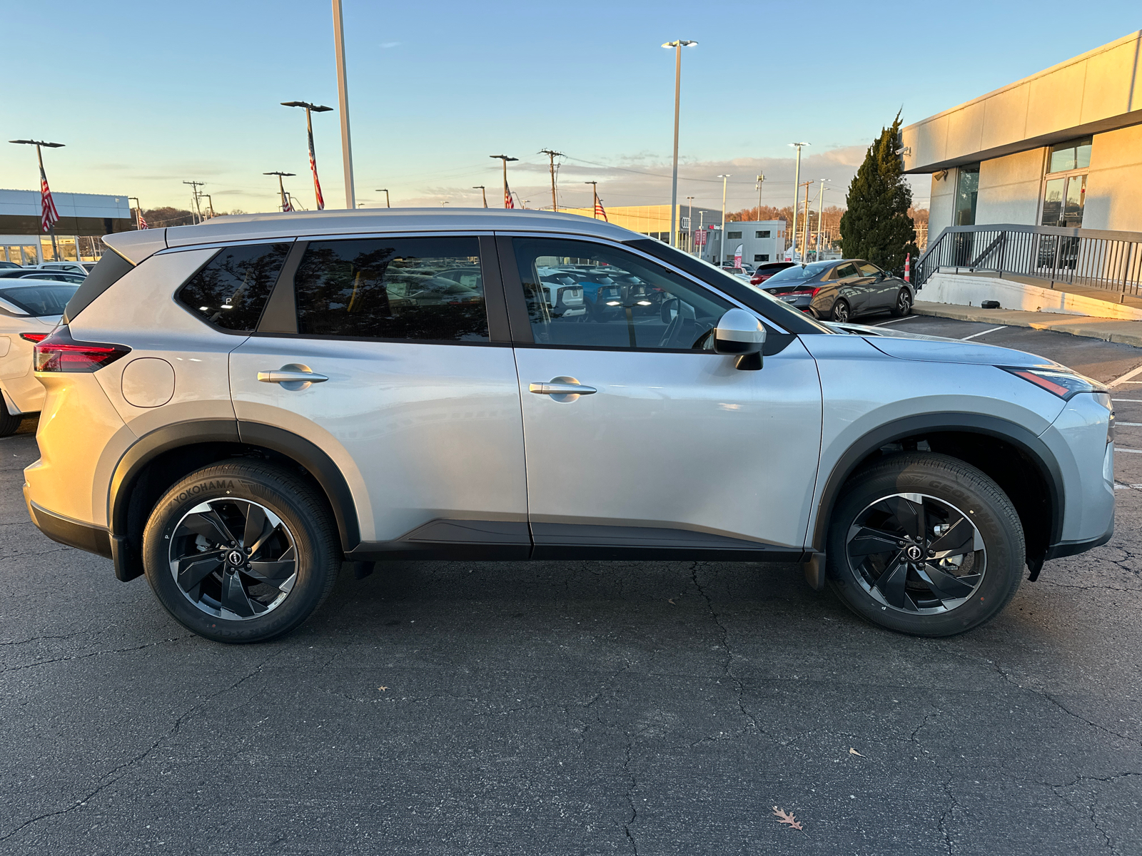 2024 Nissan Rogue SV 6