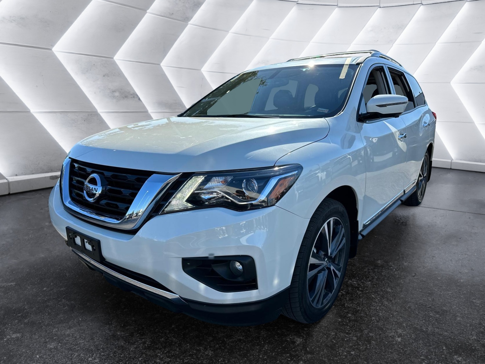 2020 Nissan Pathfinder Platinum 1