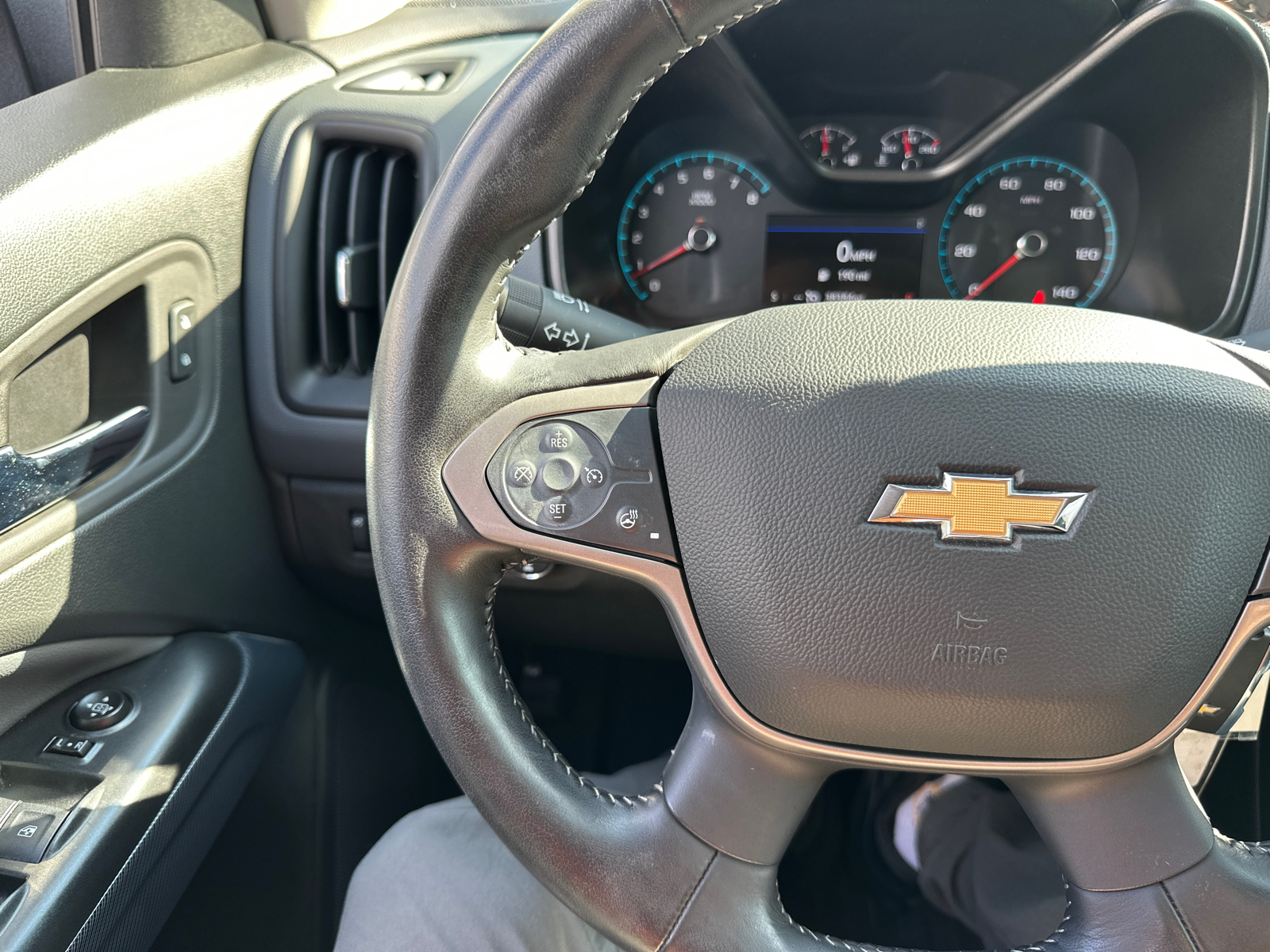 2022 Chevrolet Colorado Z71 38