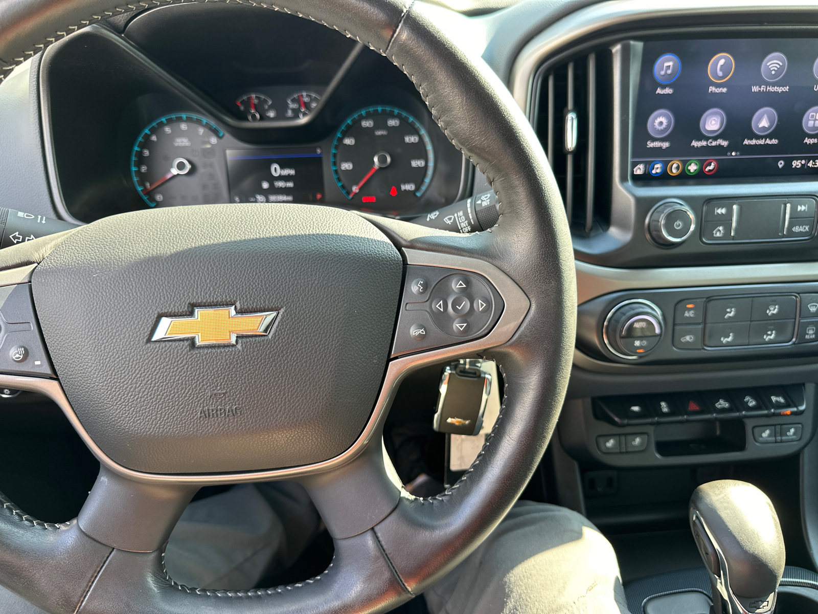 2022 Chevrolet Colorado Z71 39