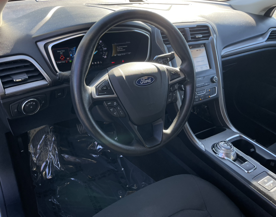 2019 Ford Fusion Hybrid SE 11