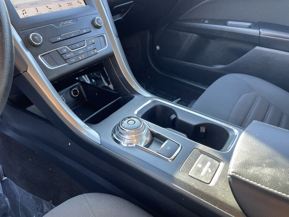 2019 Ford Fusion Hybrid SE 25