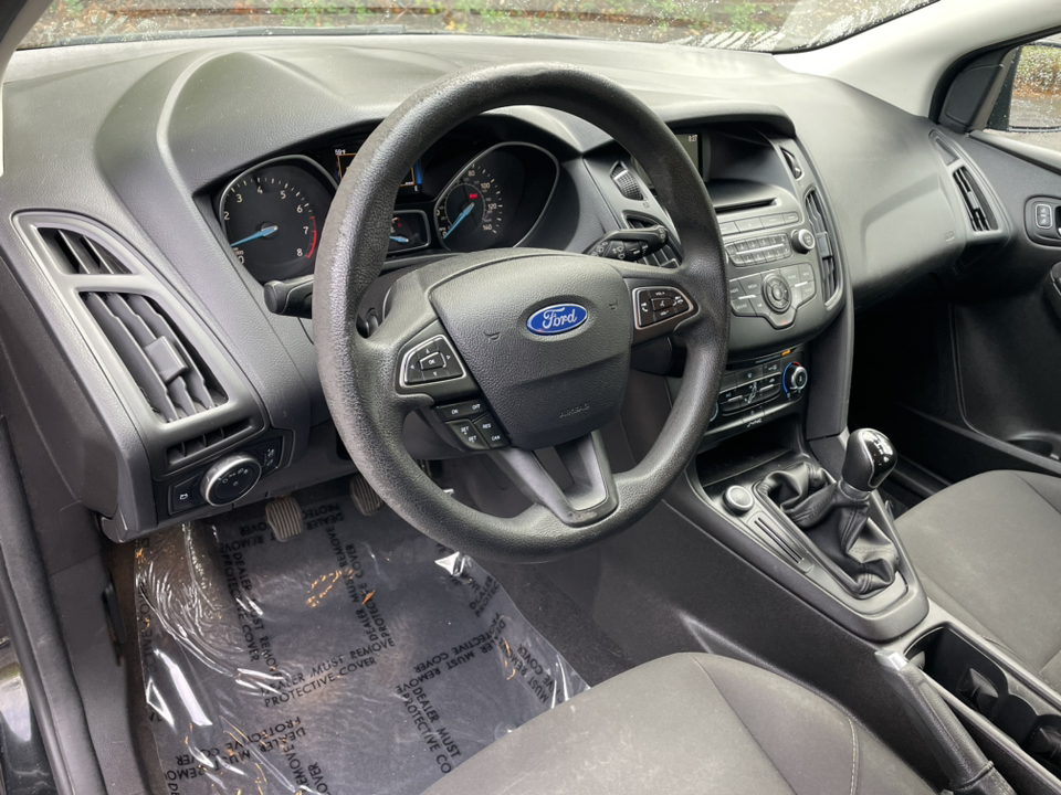 2015 Ford Focus SE 11