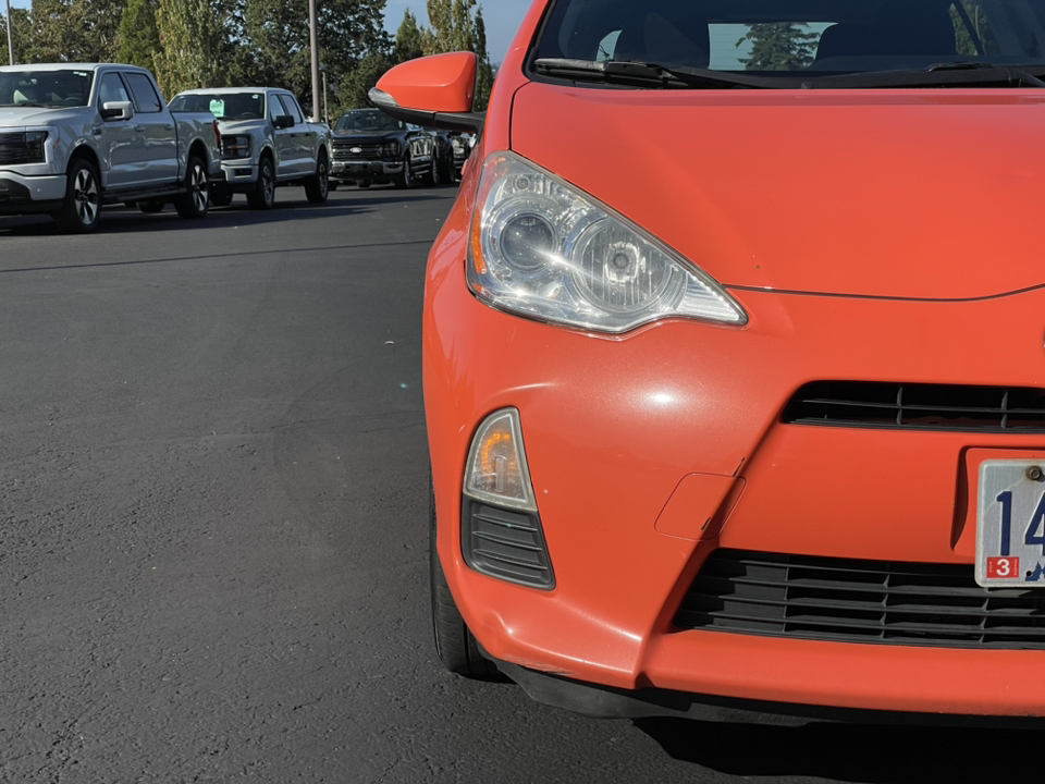 2012 Toyota Prius c Three 8