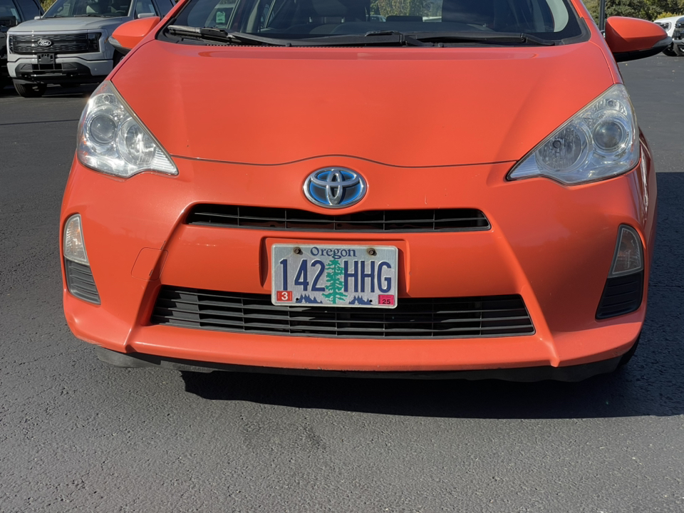 2012 Toyota Prius c Three 9