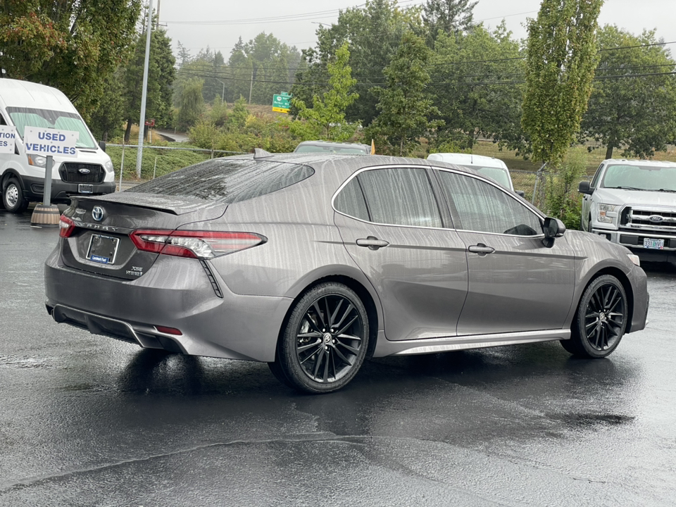 2022 Toyota Camry Hybrid XSE 3