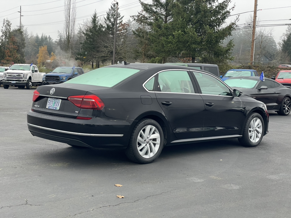 2018 Volkswagen Passat 2.0T SE 3