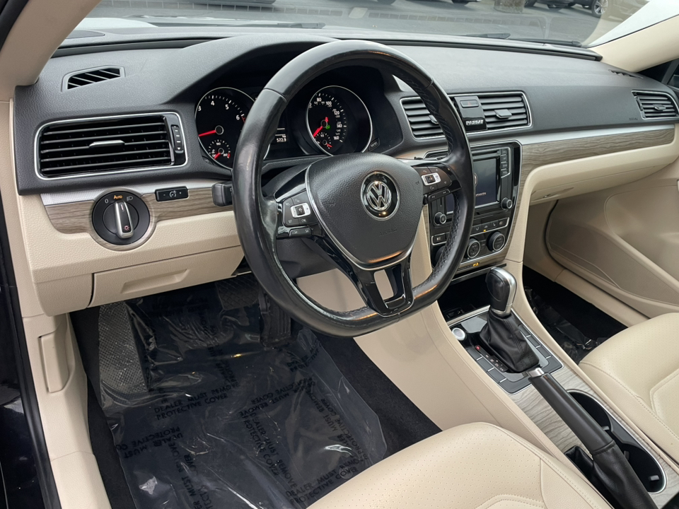 2018 Volkswagen Passat 2.0T SE 11