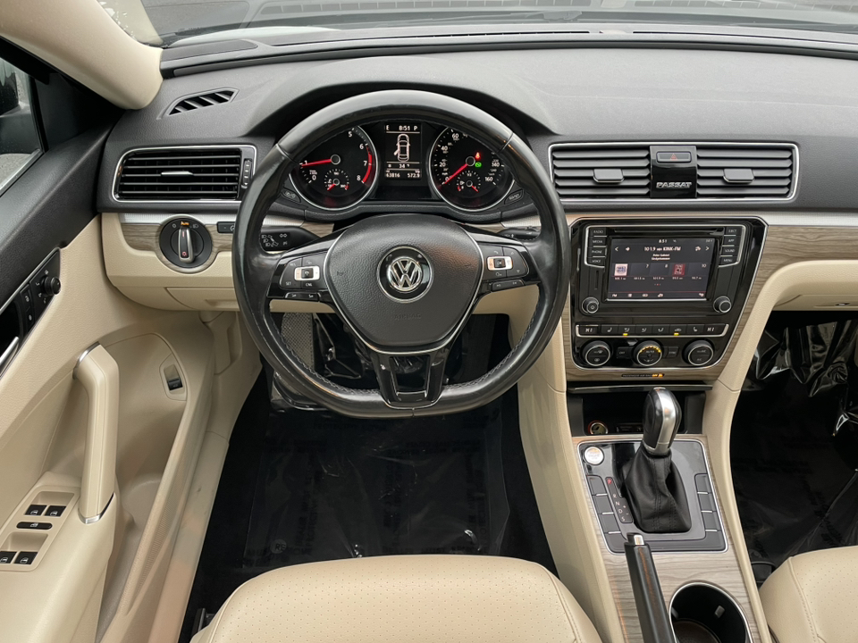 2018 Volkswagen Passat 2.0T SE 12