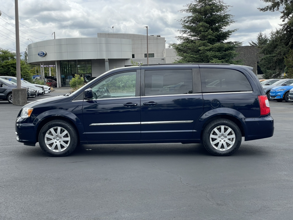 2014 Chrysler Town & Country Touring 6