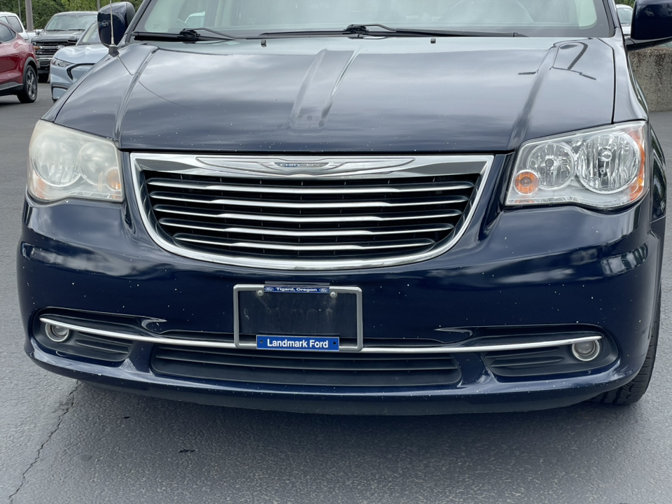 2014 Chrysler Town & Country Touring 9