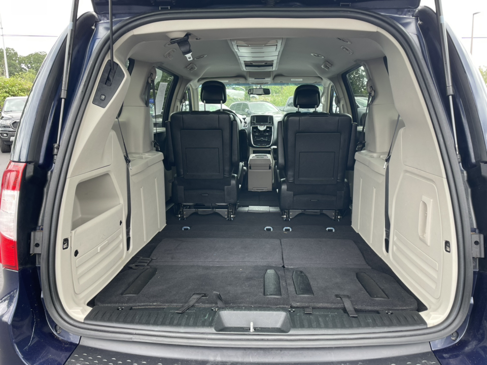 2014 Chrysler Town & Country Touring 26