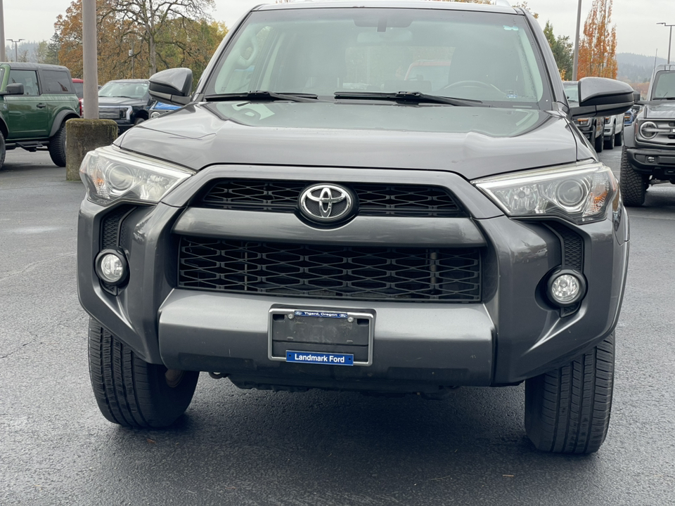 2016 Toyota 4Runner SR5 9