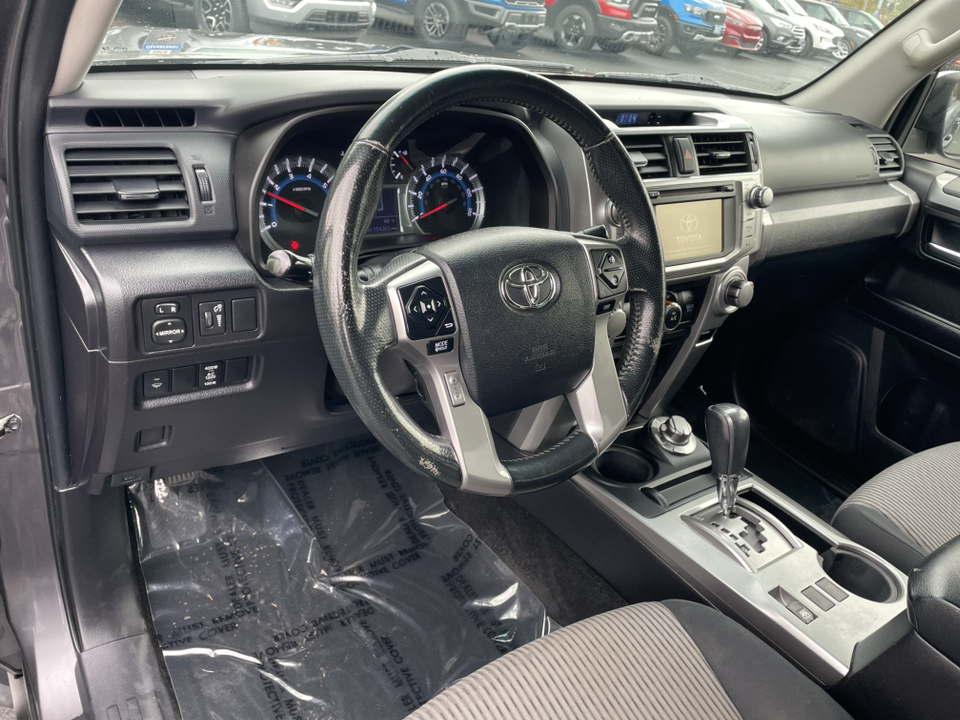 2016 Toyota 4Runner SR5 11