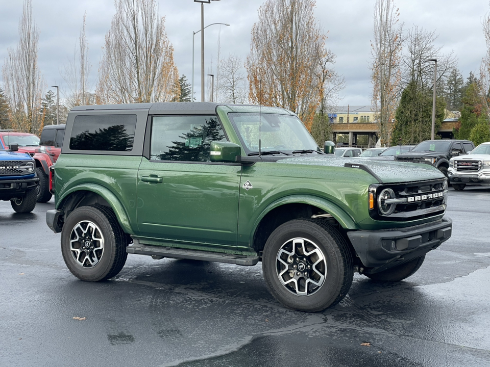 2022 Ford Bronco Outer Banks 1