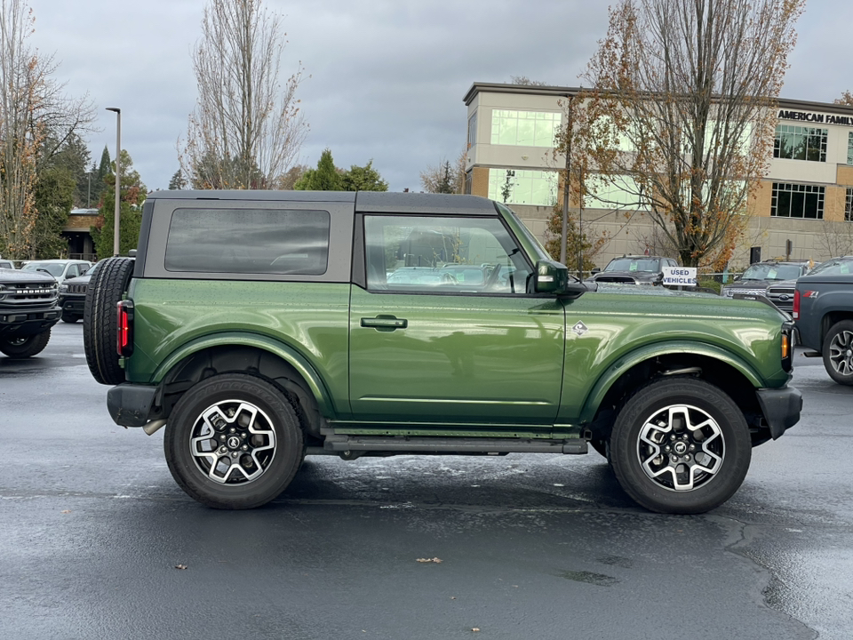 2022 Ford Bronco Outer Banks 2