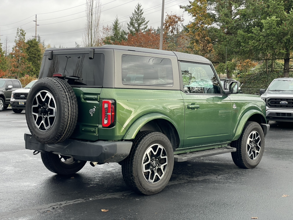 2022 Ford Bronco Outer Banks 3