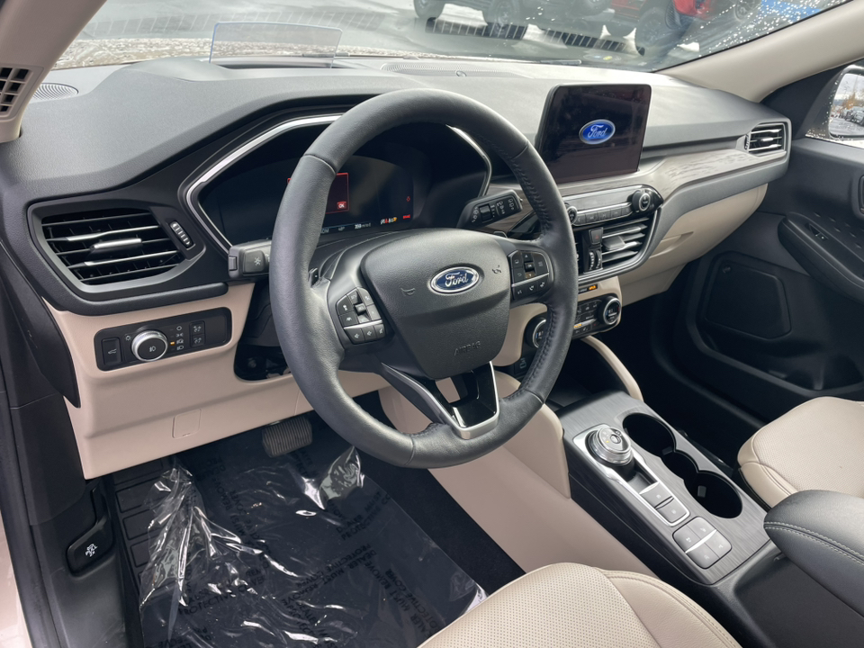 2020 Ford Escape Titanium 11