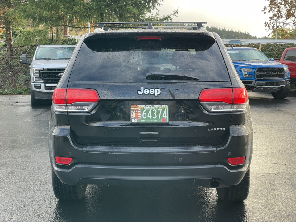 2019 Jeep Grand Cherokee Laredo E 4