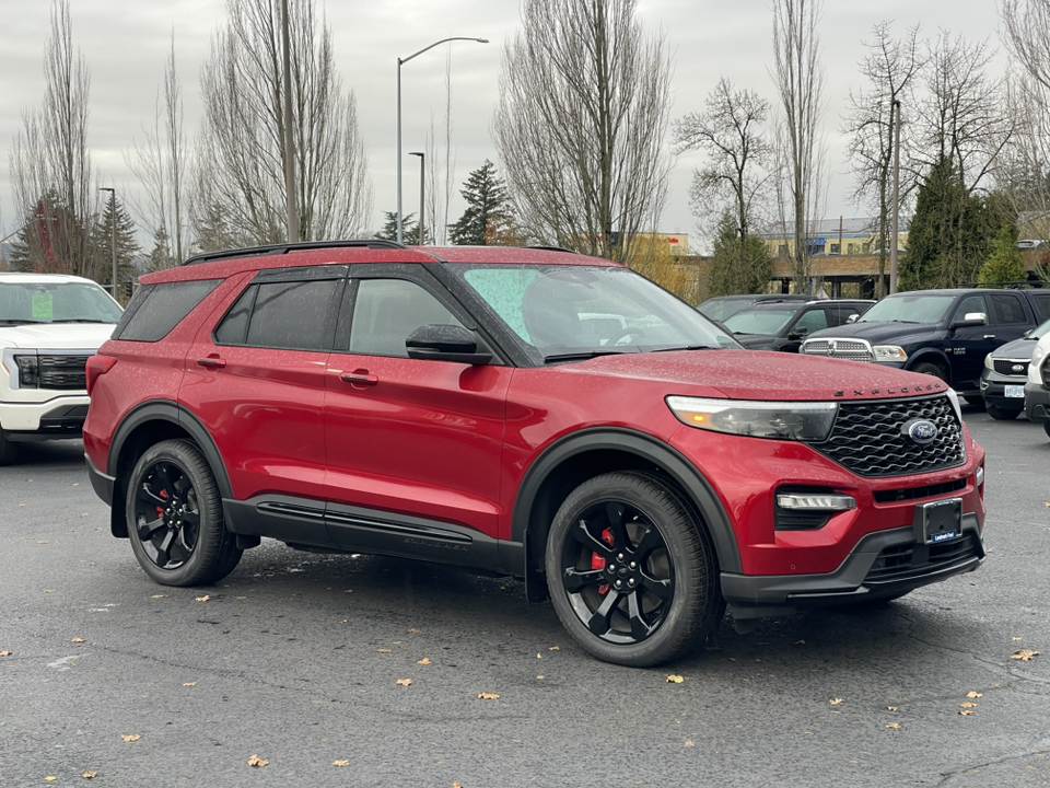 2023 Ford Explorer ST 1