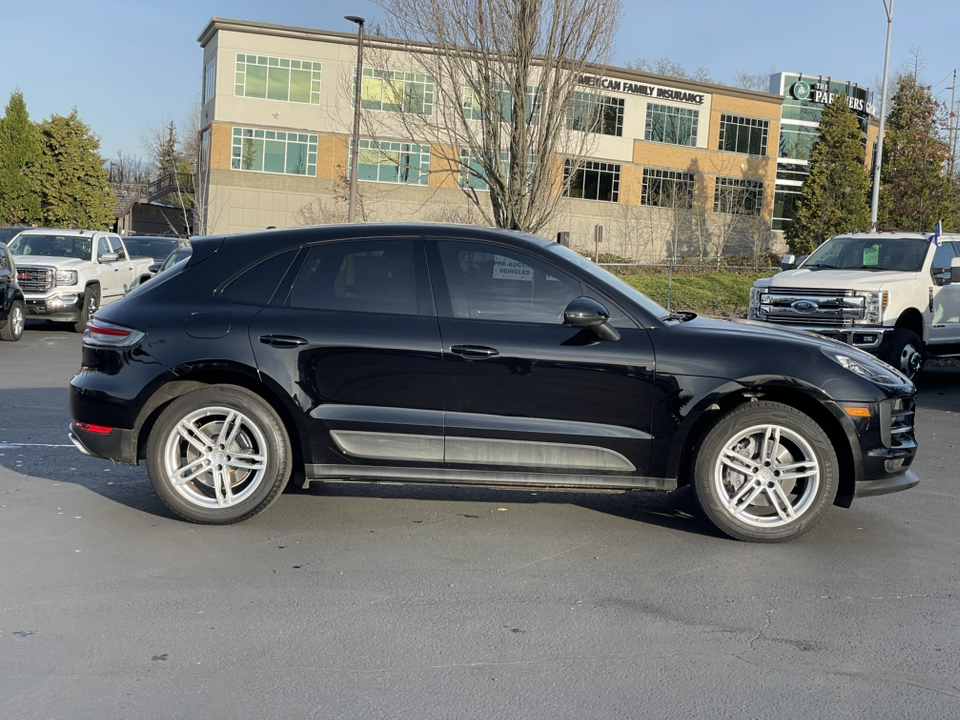 2021 Porsche Macan Base 2