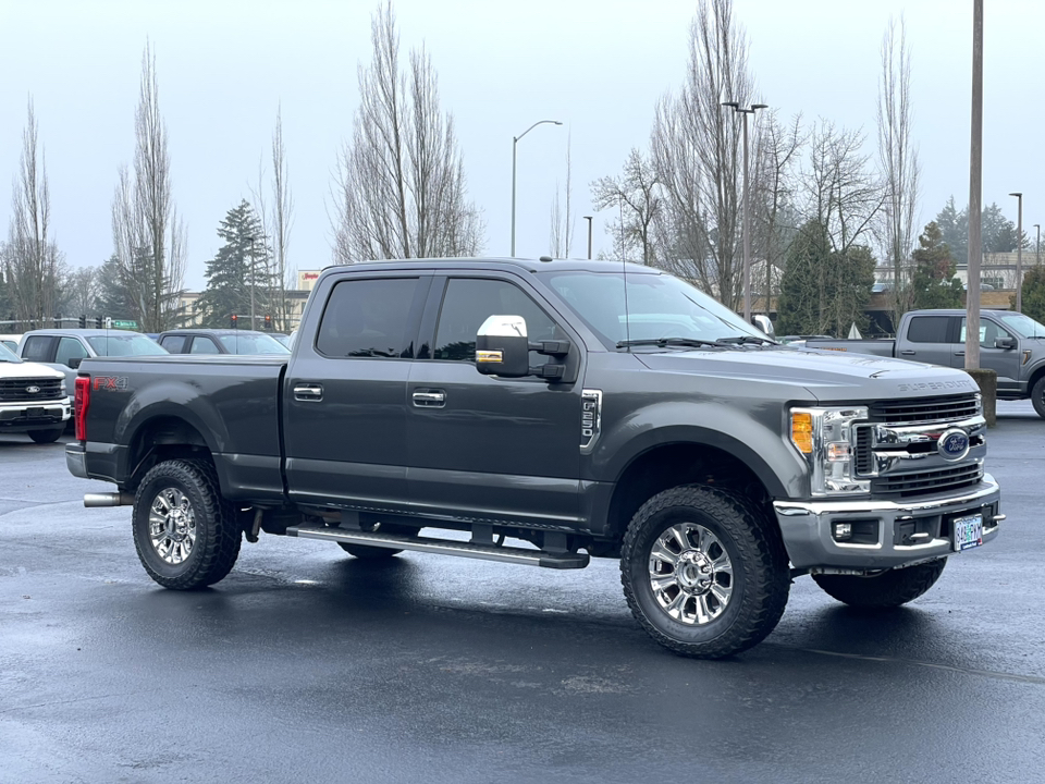 2017 Ford F-250SD XLT 1