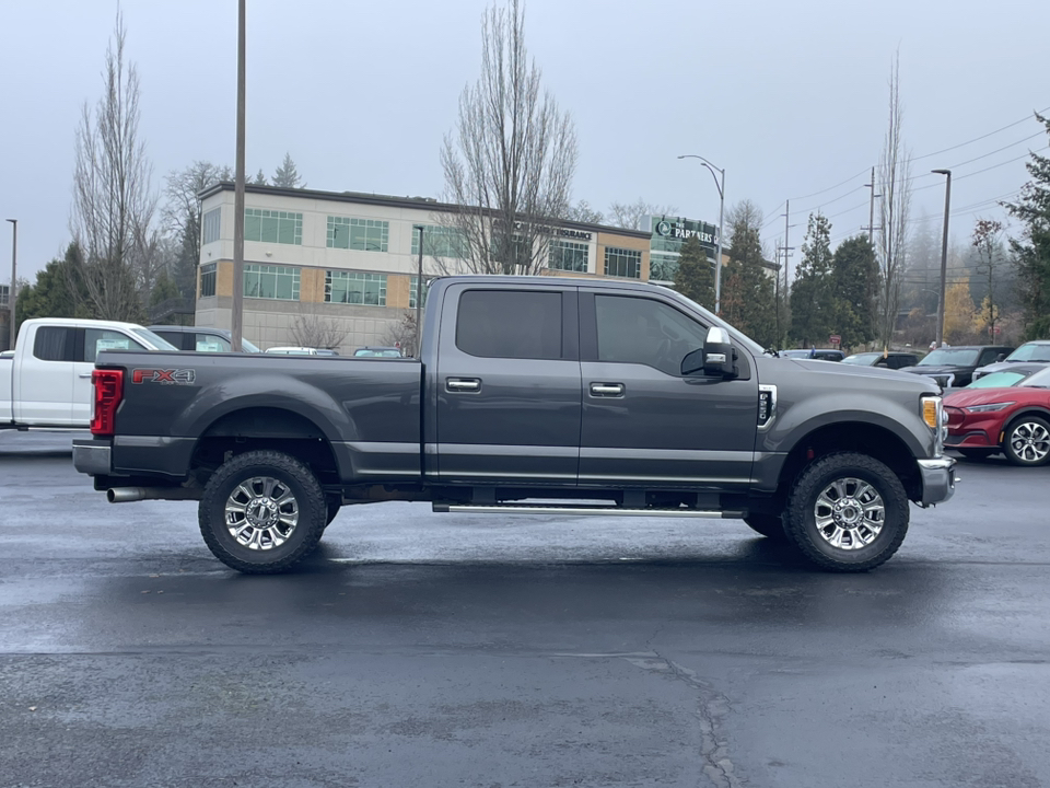 2017 Ford F-250SD XLT 2