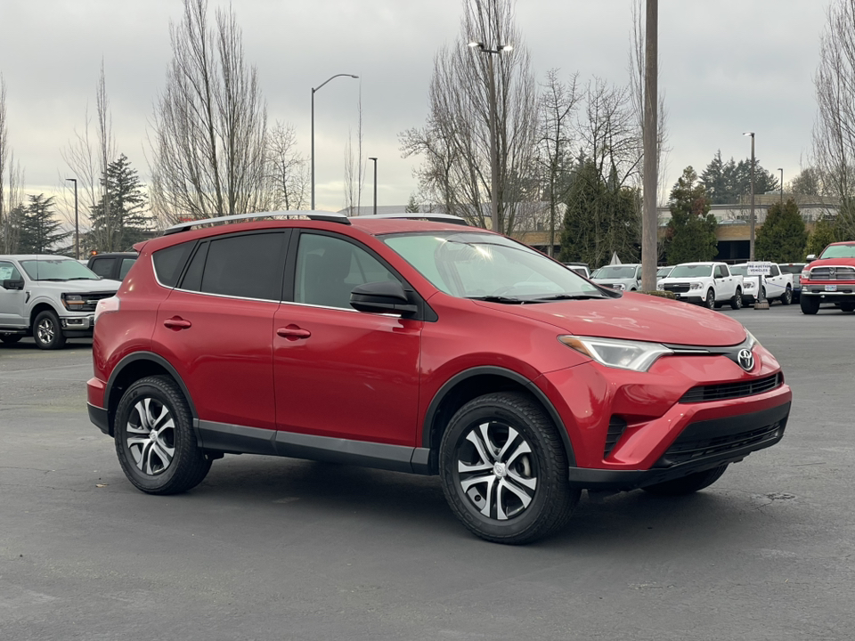 2016 Toyota RAV4 LE 1