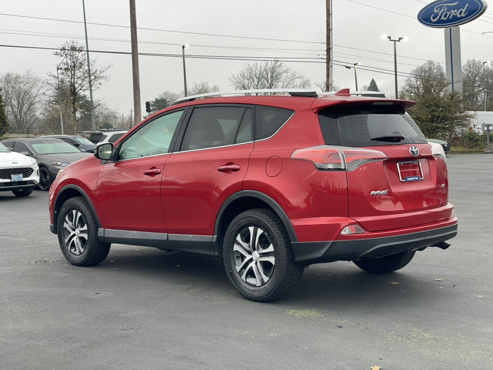 2016 Toyota RAV4 LE 5