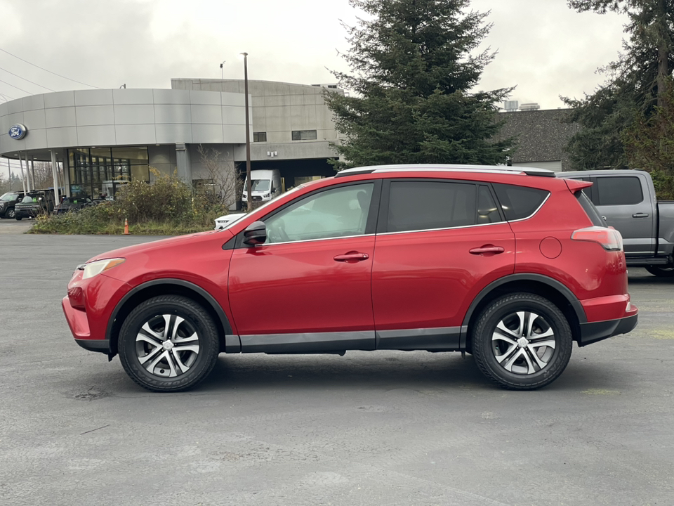 2016 Toyota RAV4 LE 6