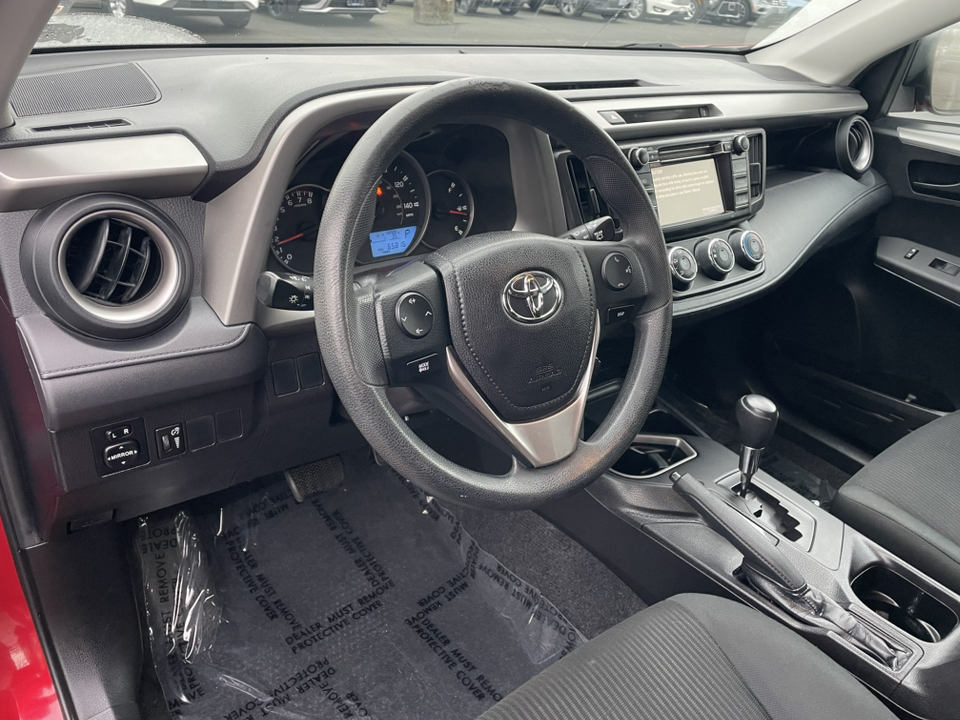 2016 Toyota RAV4 LE 11