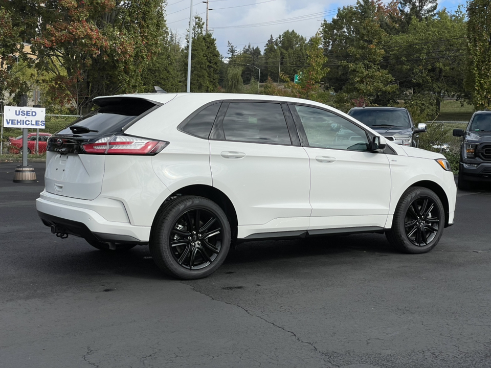 2024 Ford Edge ST Line 2